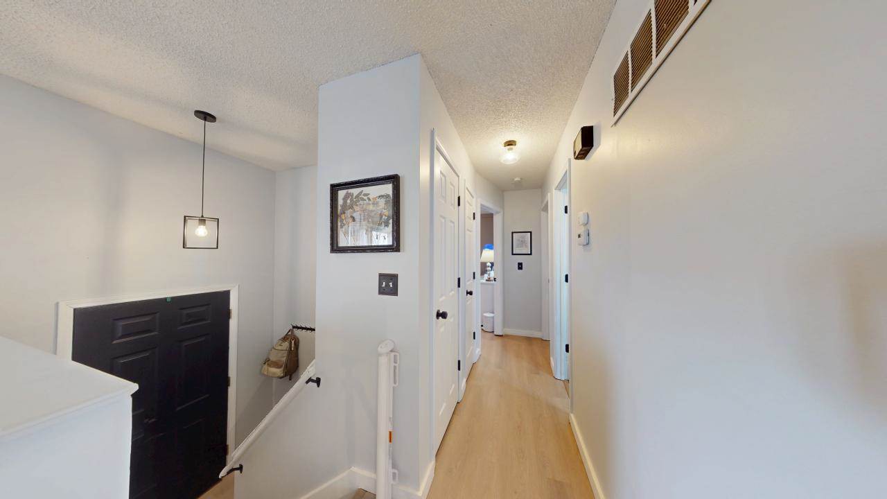 1013 W 4th St, Edgerton, KS 66021