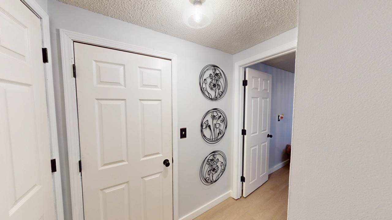1013 W 4th St, Edgerton, KS 66021
