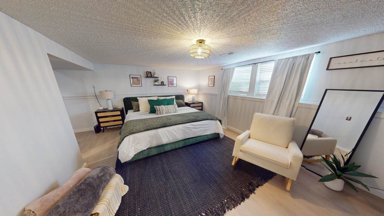 1013 W 4th St, Edgerton, KS 66021