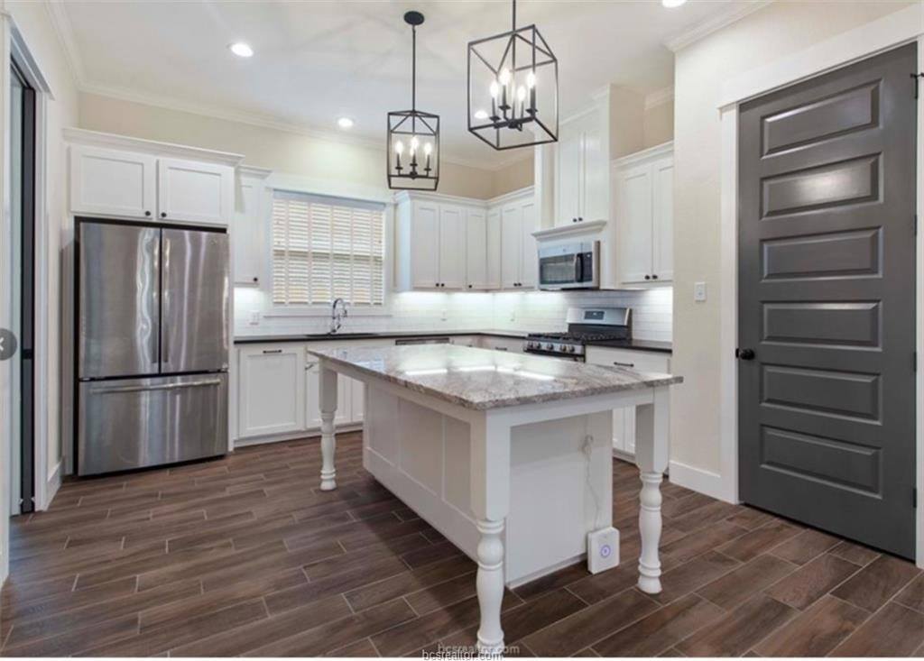 4002 Heru Court, College Station, TX 77845