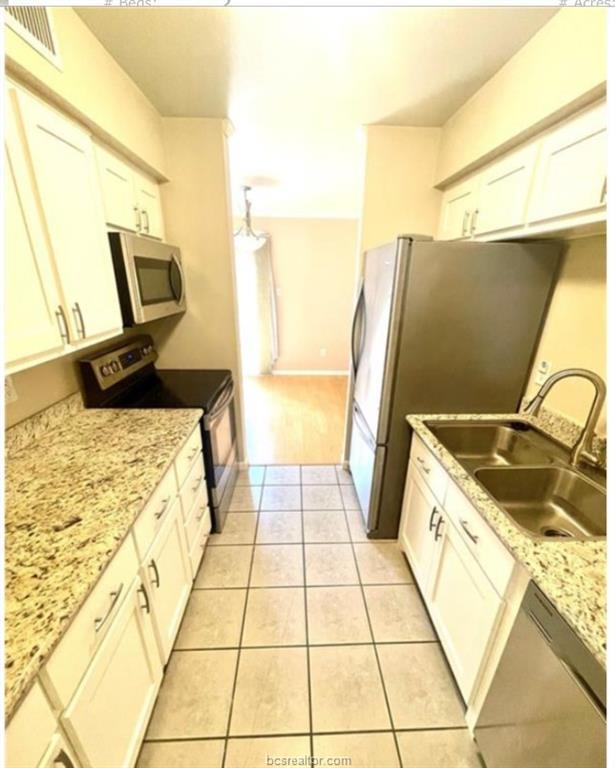 1902 Dartmouth Street, #O2, College Station, TX 77840