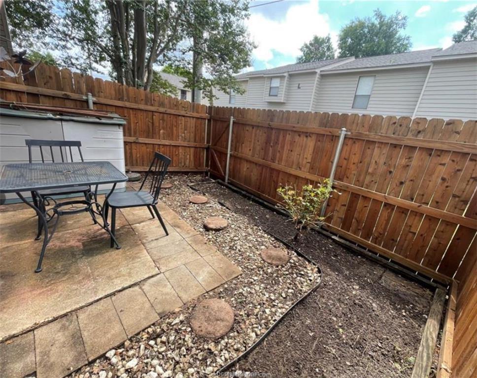 1902 Dartmouth Street, #O2, College Station, TX 77840