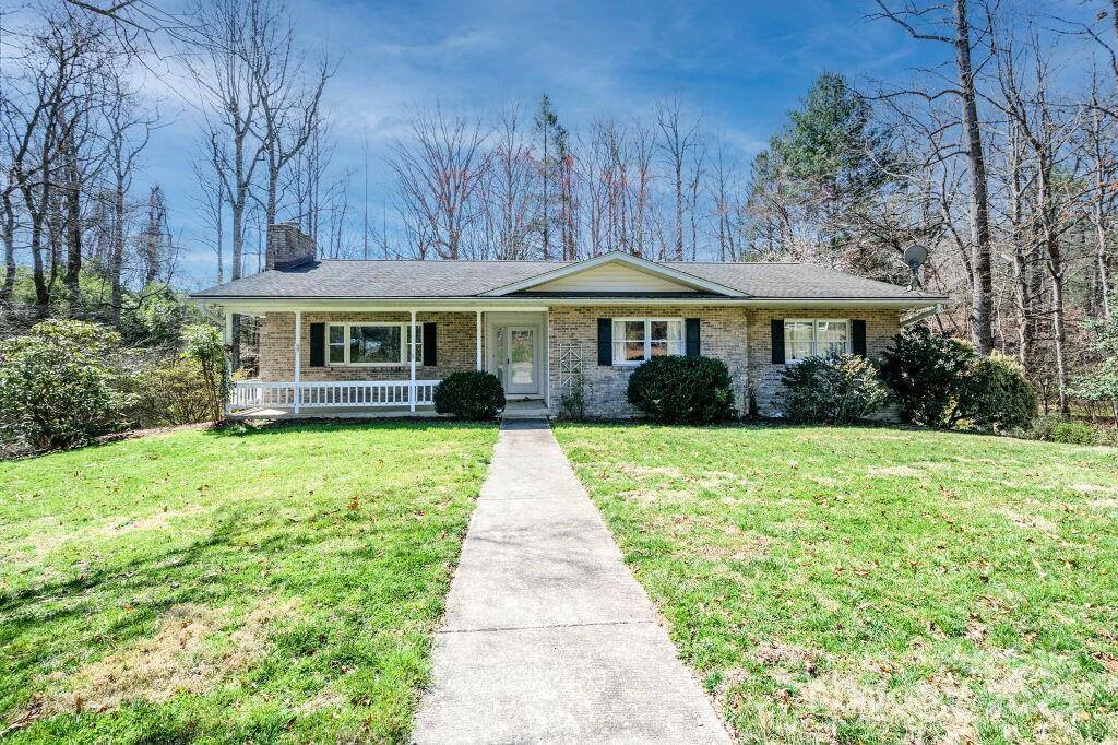 25 Apple Creek Lane, Hendersonville, NC 28792