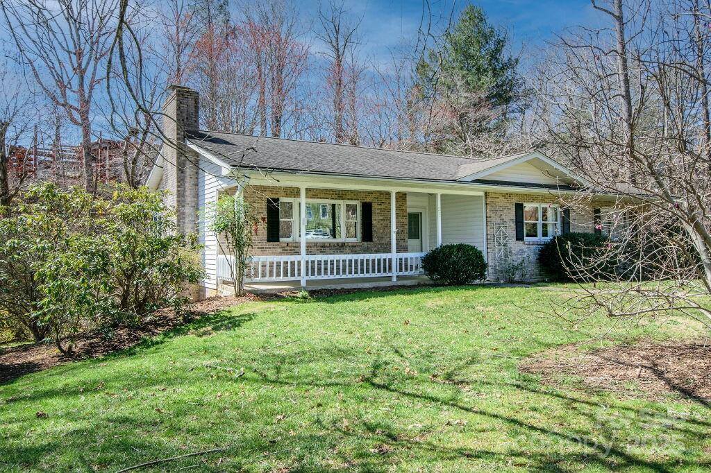 25 Apple Creek Lane, Hendersonville, NC 28792