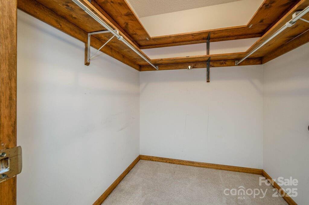 25 Apple Creek Lane, Hendersonville, NC 28792