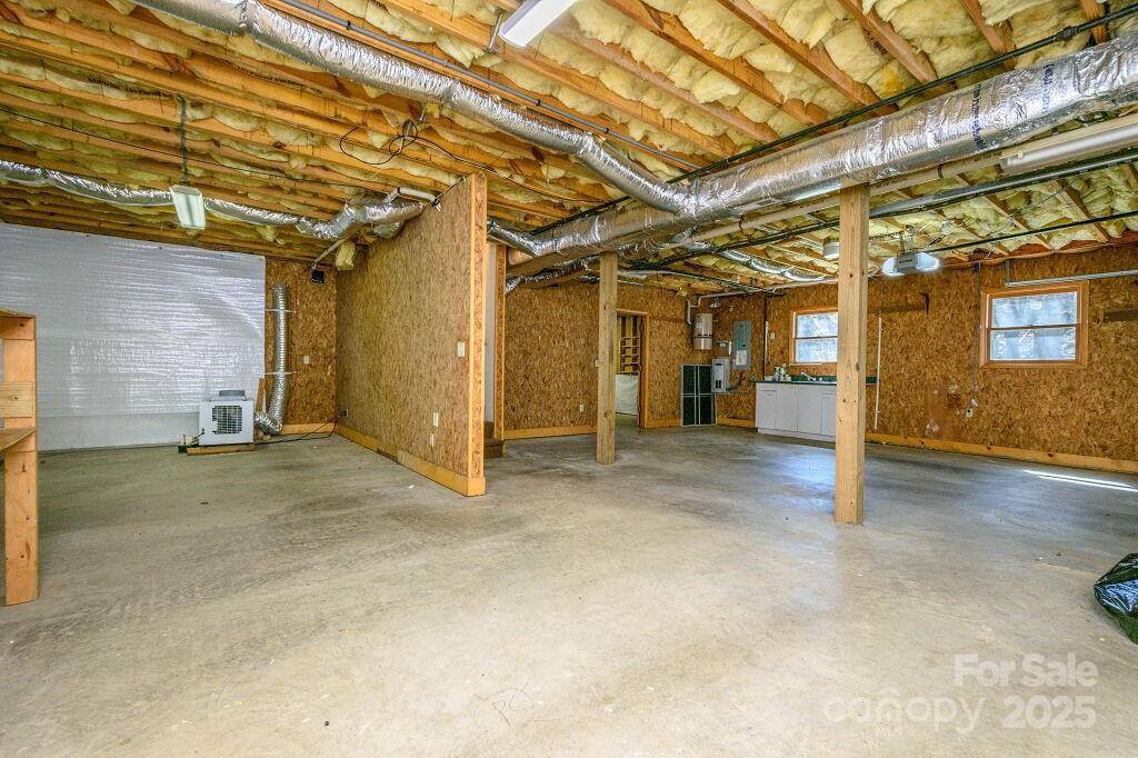 25 Apple Creek Lane, Hendersonville, NC 28792