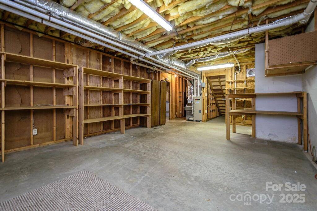 25 Apple Creek Lane, Hendersonville, NC 28792