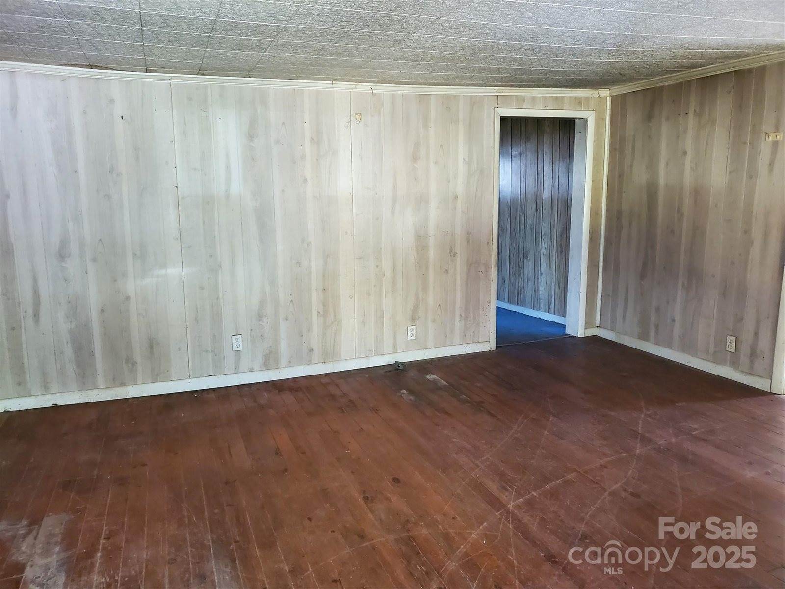 28 Plemmons Street, Canton, NC 28716