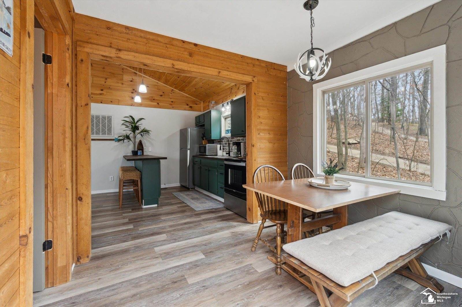 2118 Timber Lane, Brooklyn, MI 49230