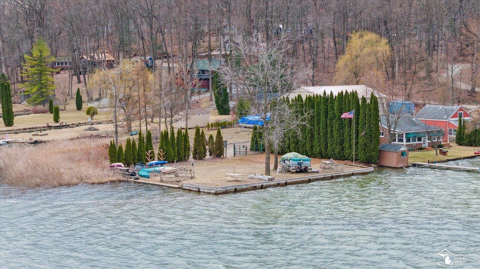 2118 Timber Lane, Brooklyn, MI 49230