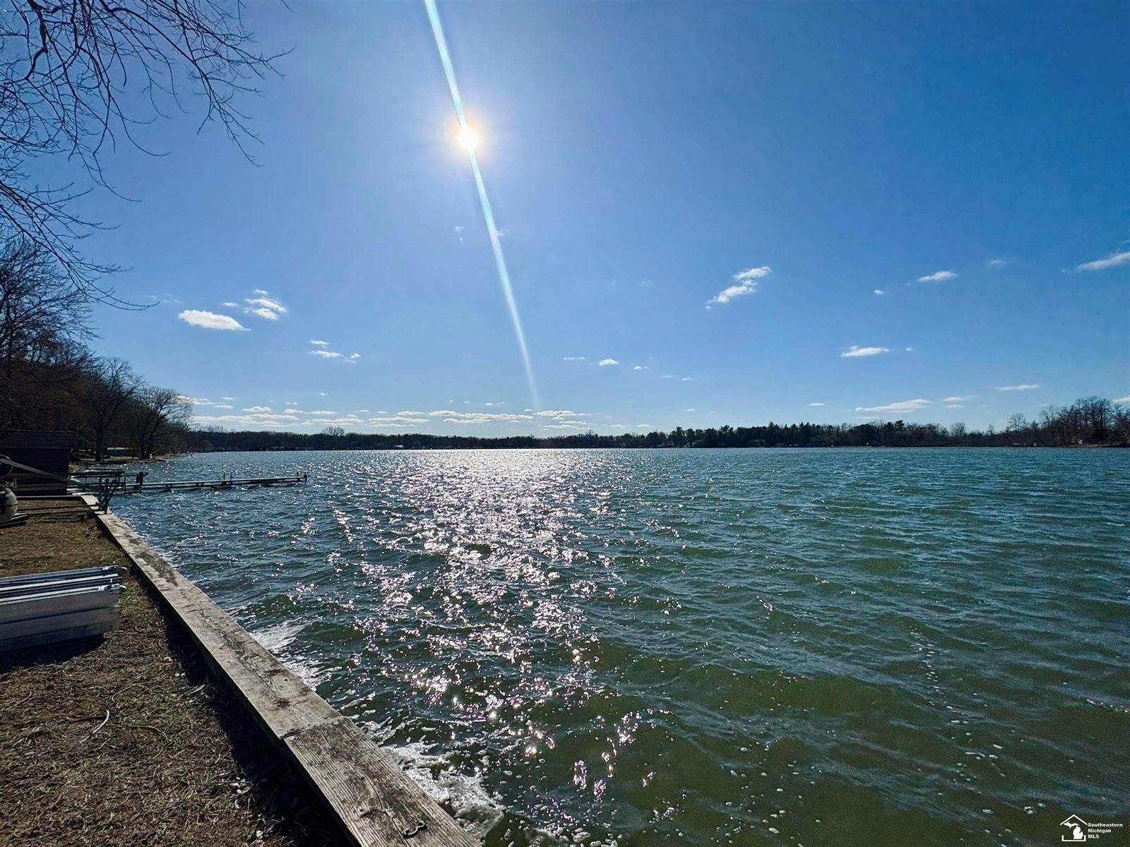 2118 Timber Lane, Brooklyn, MI 49230