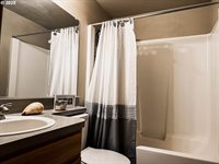 415 SE 8TH St, BattleGround, WA 98604