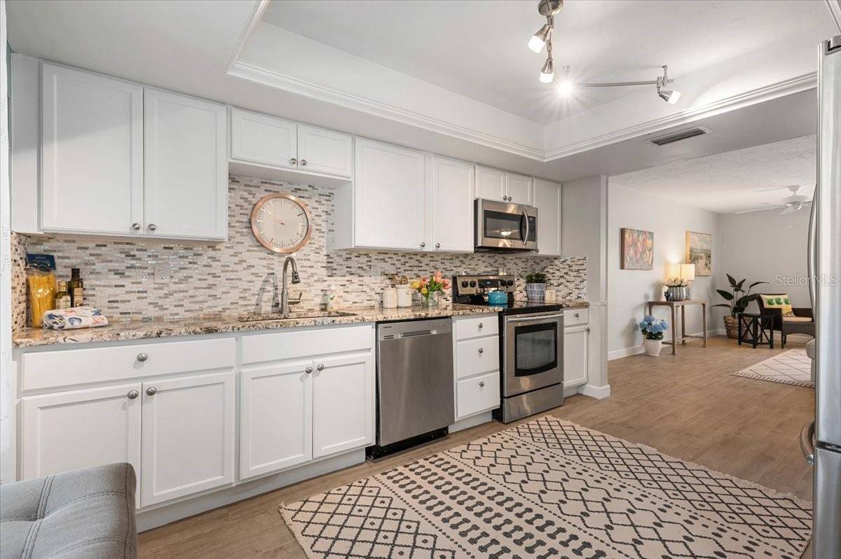 2933 Mayflower Street, Sarasota, FL 34231
