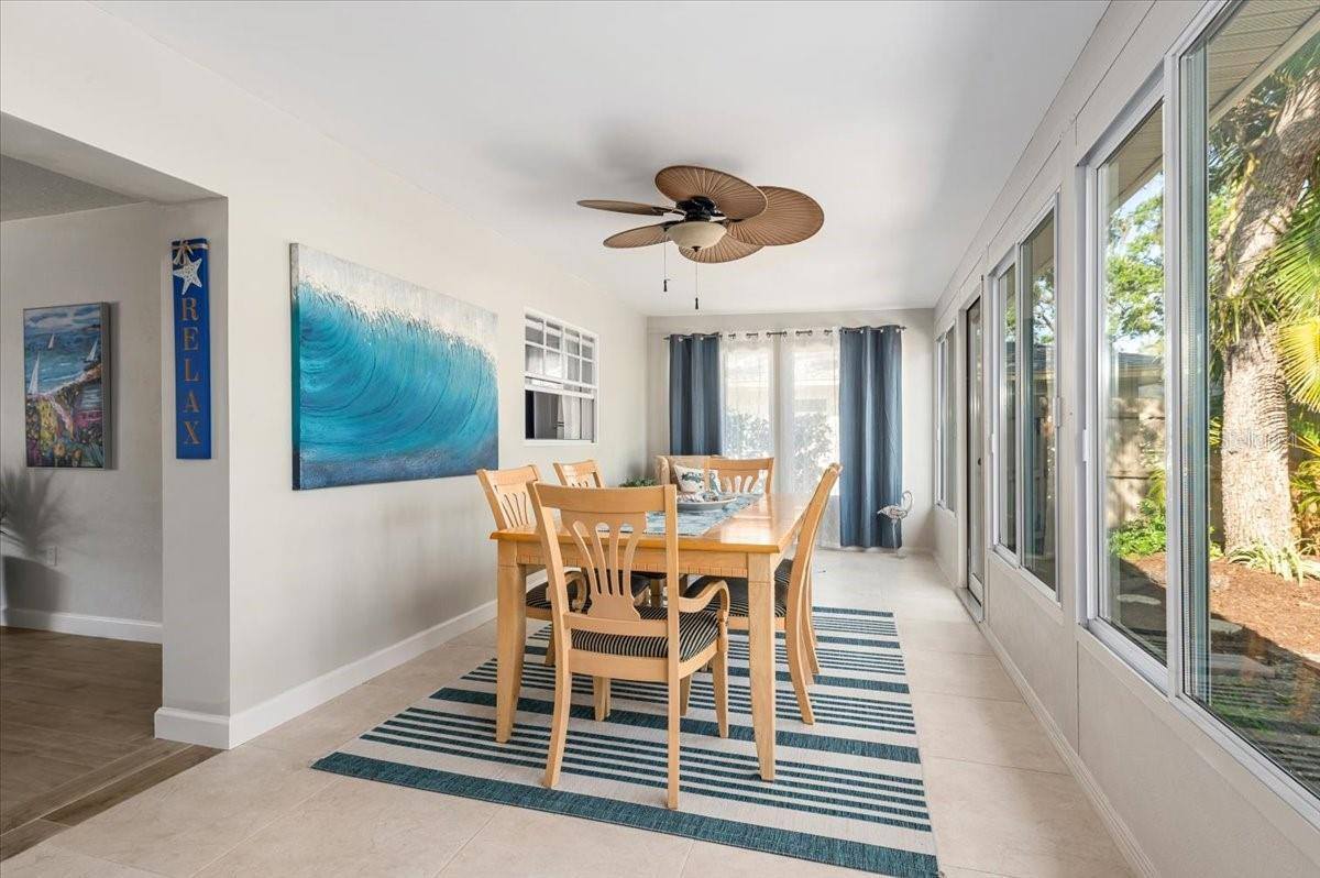 2933 Mayflower Street, Sarasota, FL 34231