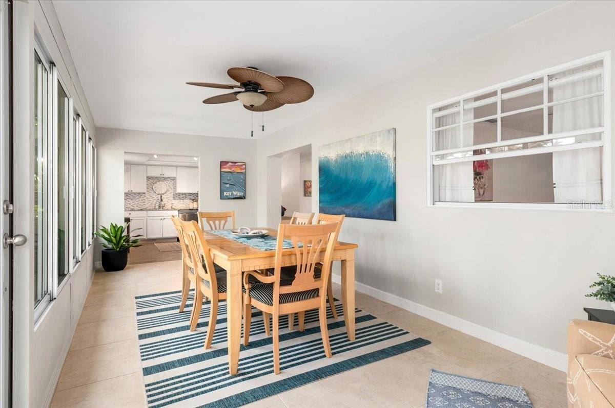 2933 Mayflower Street, Sarasota, FL 34231