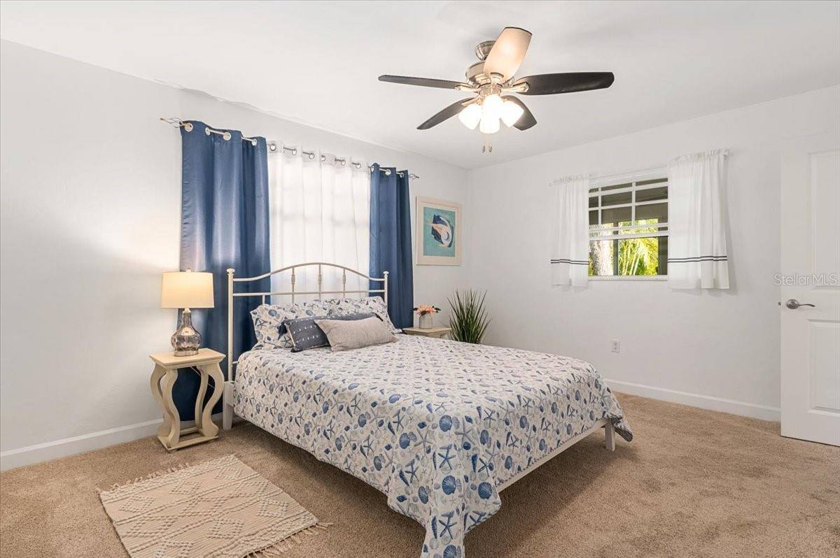 2933 Mayflower Street, Sarasota, FL 34231