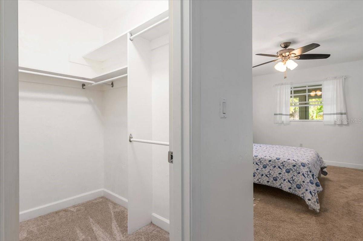 2933 Mayflower Street, Sarasota, FL 34231