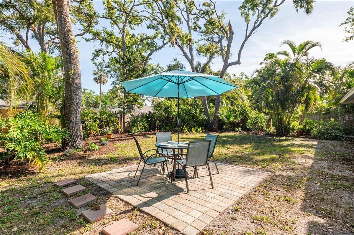 2933 Mayflower Street, Sarasota, FL 34231