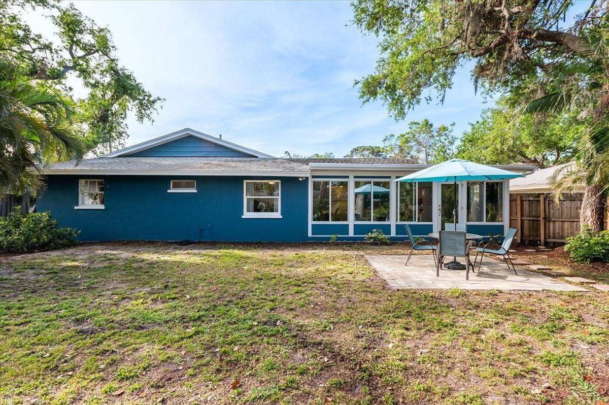 2933 Mayflower Street, Sarasota, FL 34231