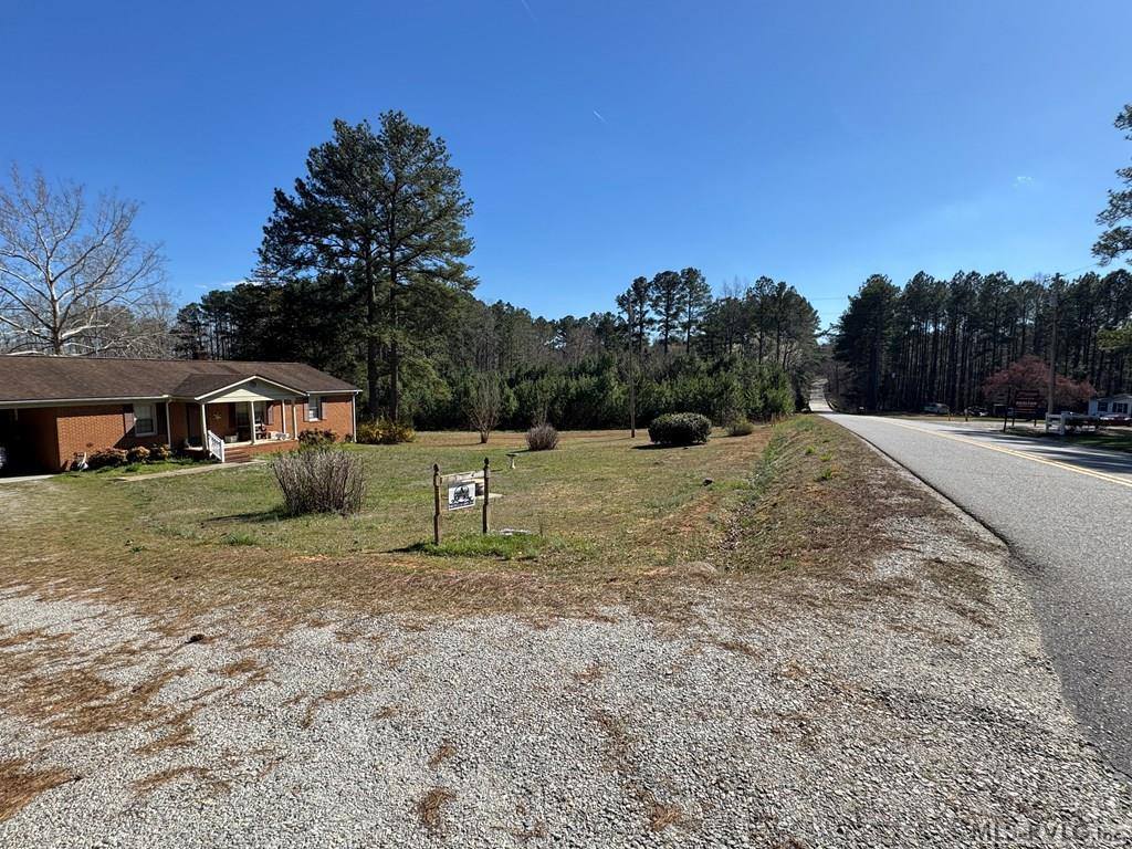 3720 Country Club Drive, Brodnax, VA 23920