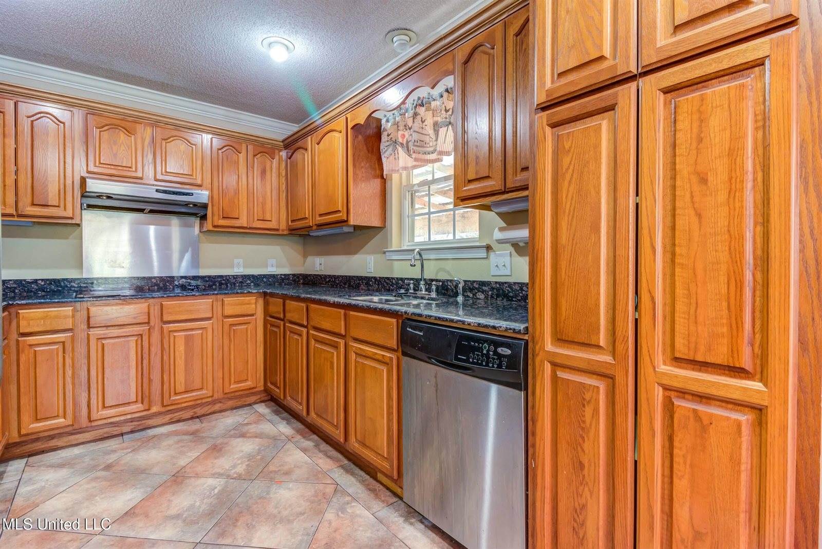 4510 Washington Avenue, Pascagoula, MS 39581