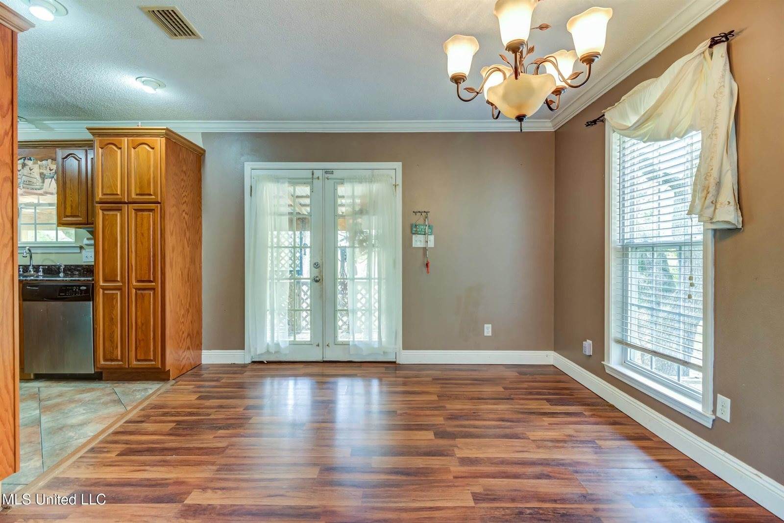 4510 Washington Avenue, Pascagoula, MS 39581