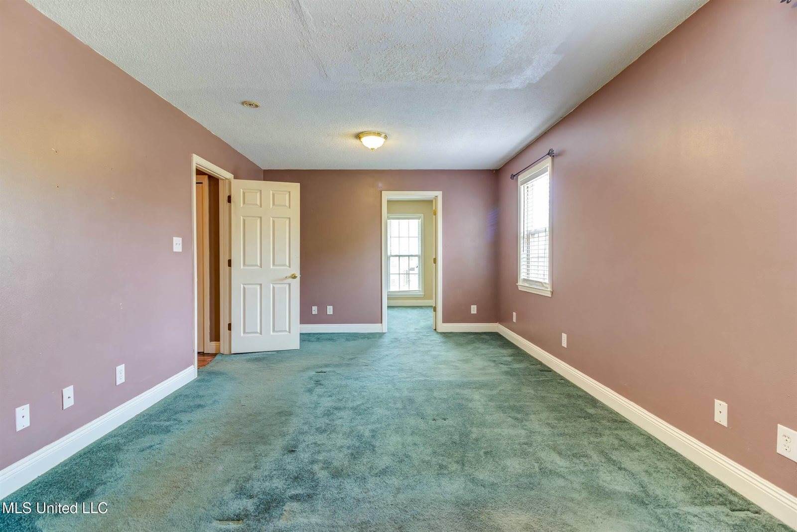 4510 Washington Avenue, Pascagoula, MS 39581