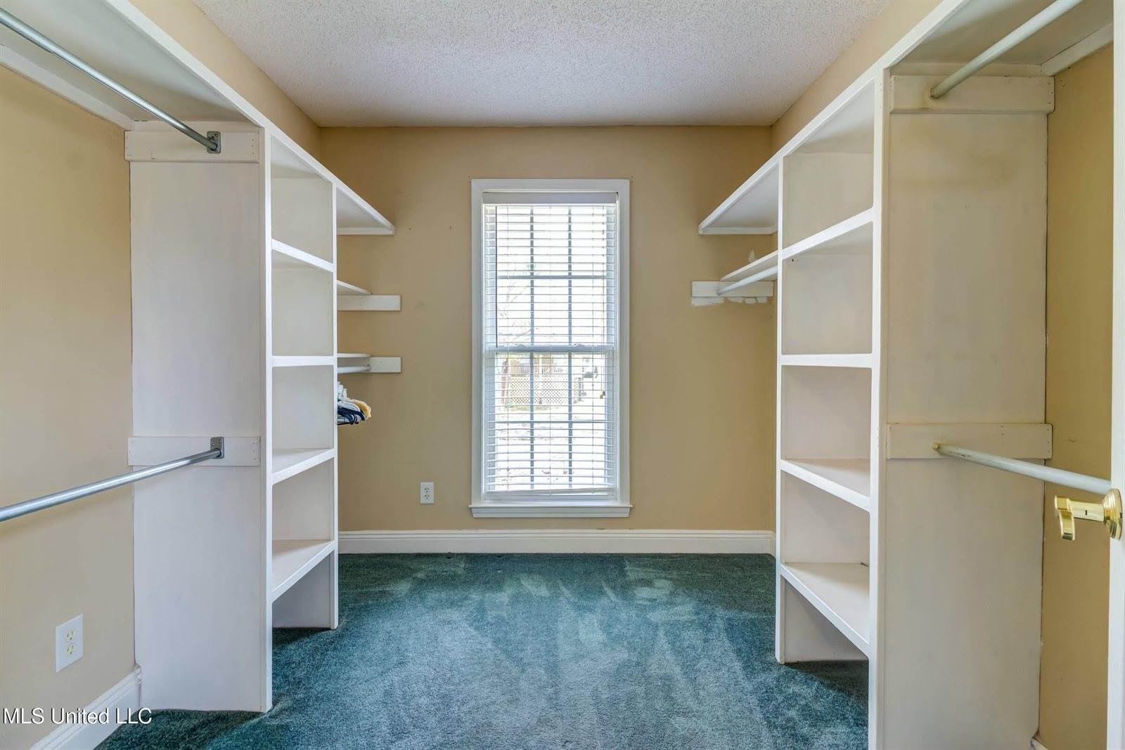 4510 Washington Avenue, Pascagoula, MS 39581