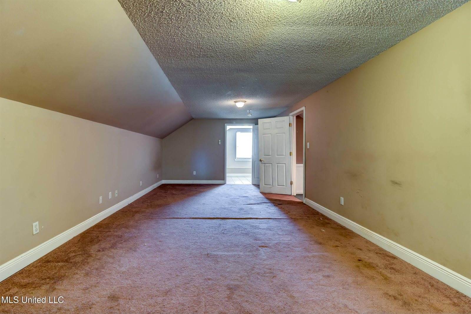 4510 Washington Avenue, Pascagoula, MS 39581