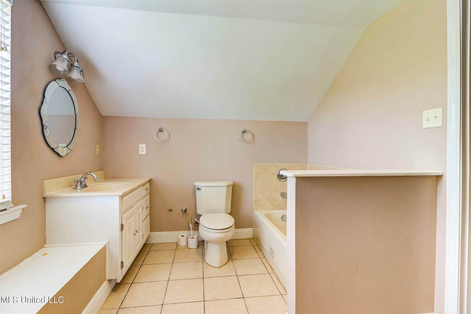 4510 Washington Avenue, Pascagoula, MS 39581