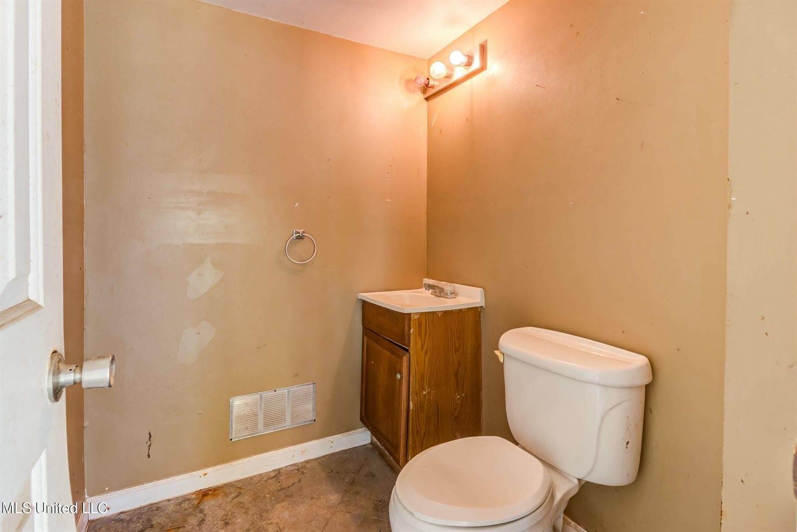 4510 Washington Avenue, Pascagoula, MS 39581