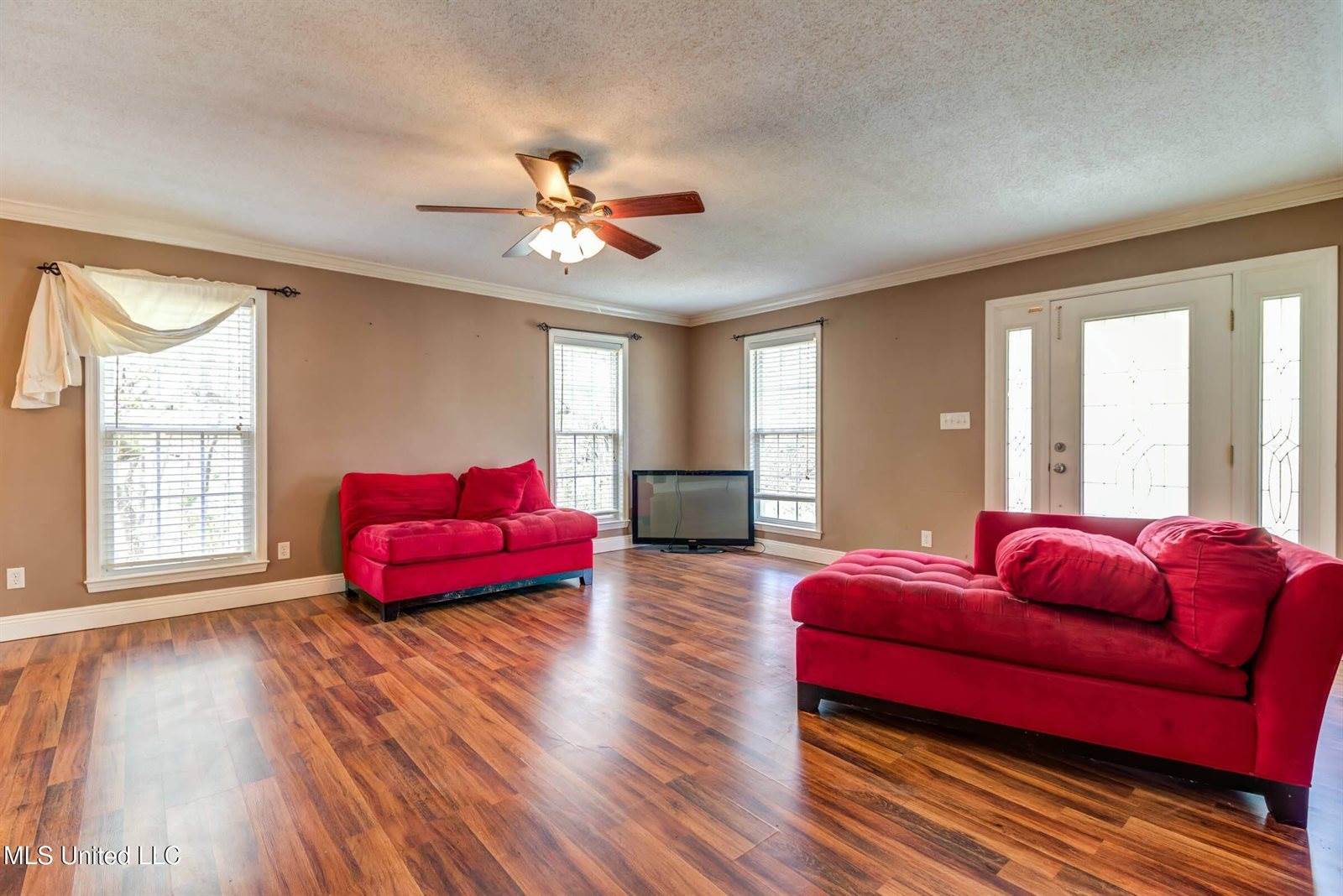 4510 Washington Avenue, Pascagoula, MS 39581