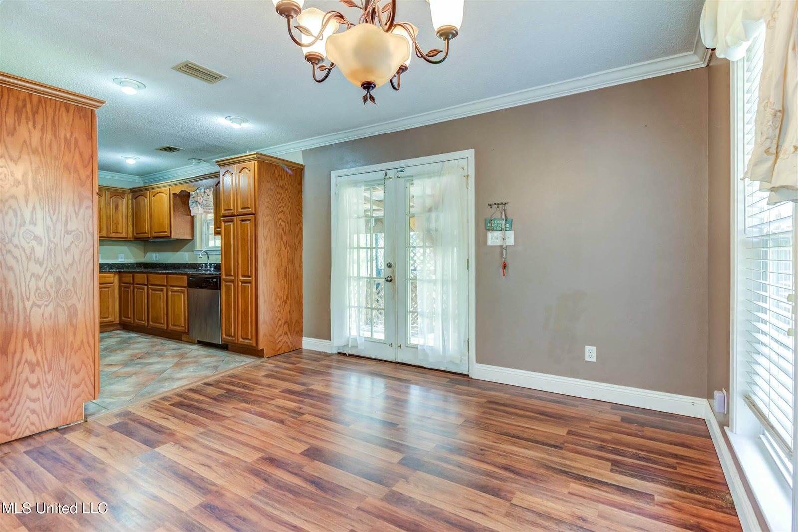 4510 Washington Avenue, Pascagoula, MS 39581