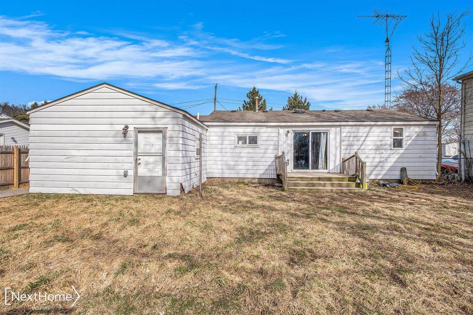2076 Ala Street, Burton, MI 48519