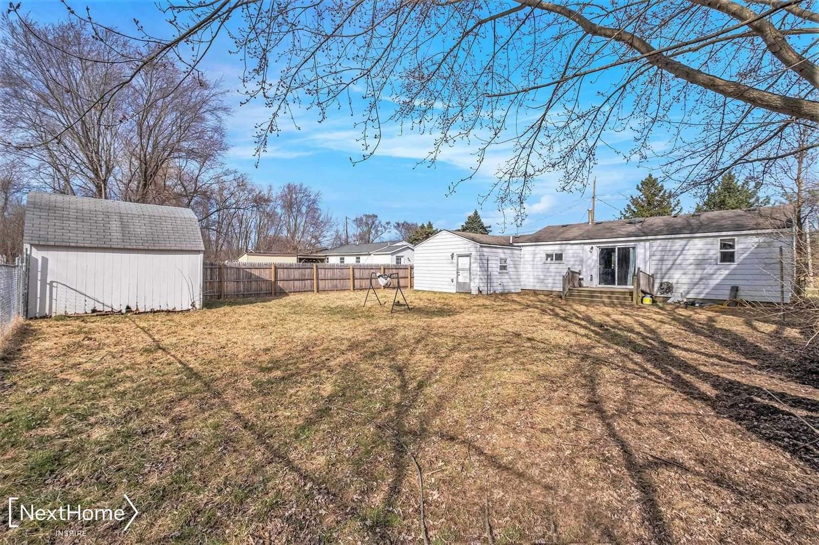 2076 Ala Street, Burton, MI 48519