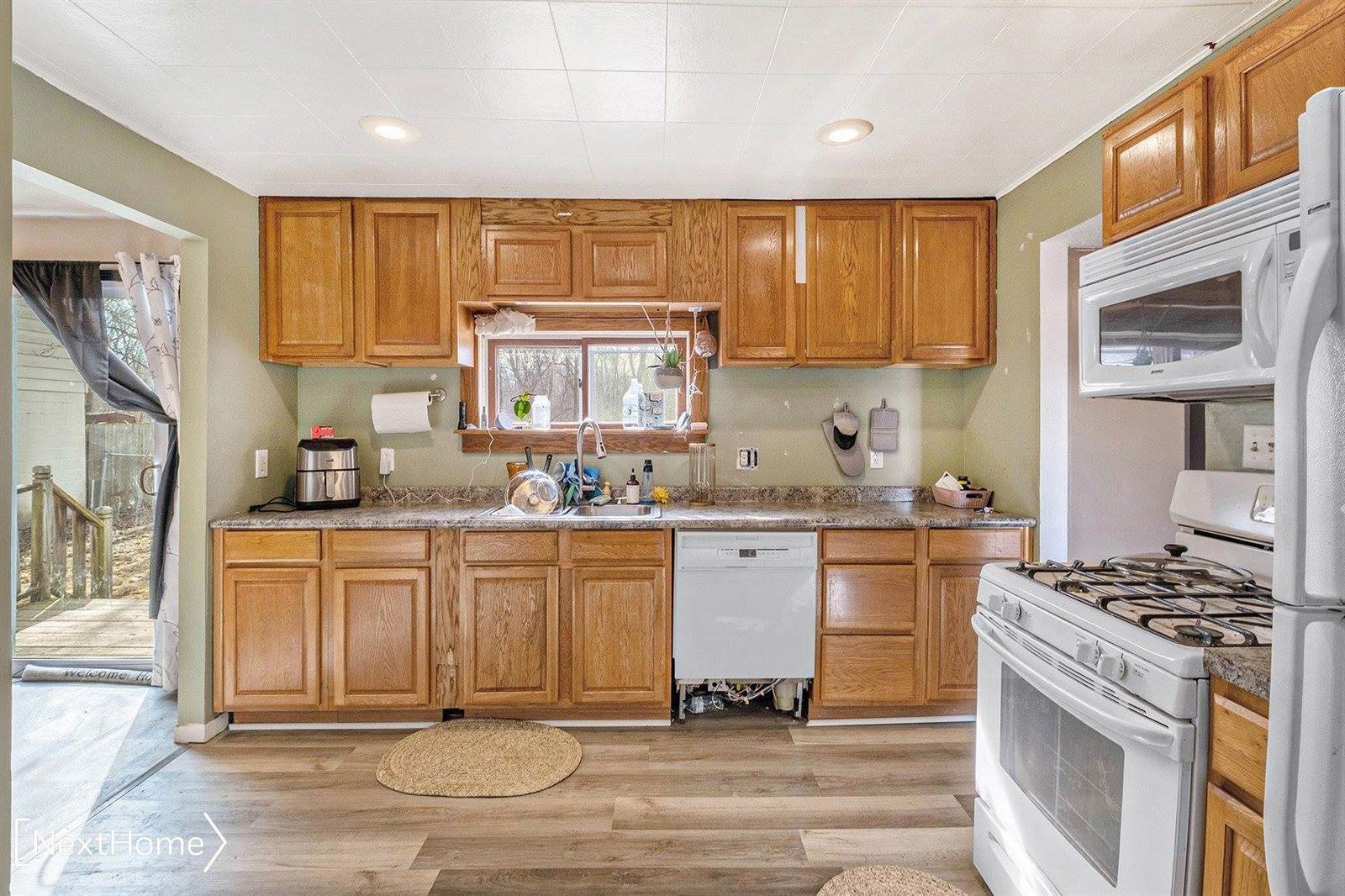 2076 Ala Street, Burton, MI 48519
