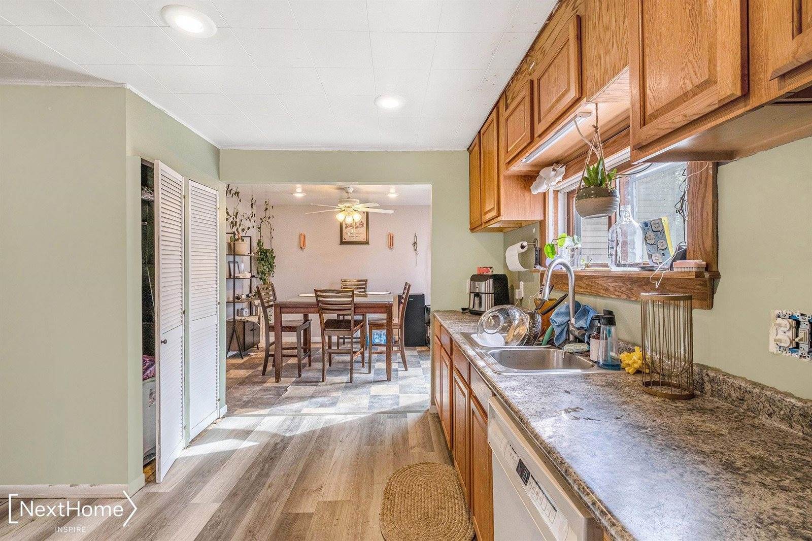 2076 Ala Street, Burton, MI 48519