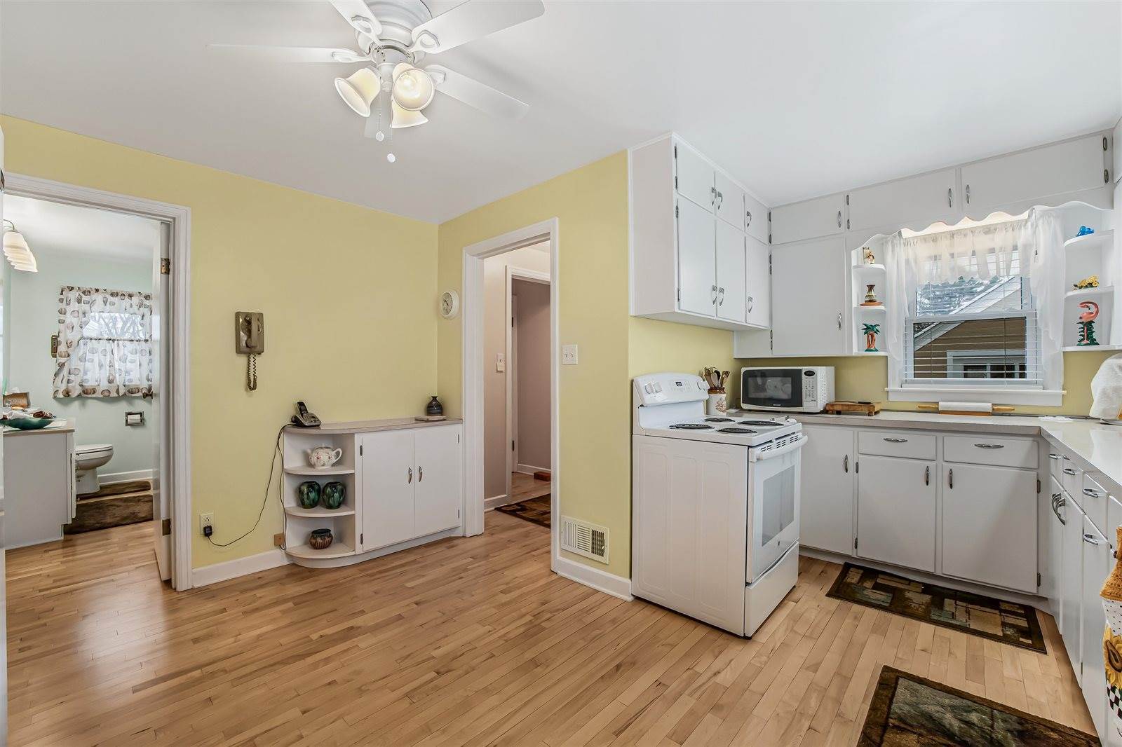 1915 Welsby Avenue, Stevens Point, WI 54481