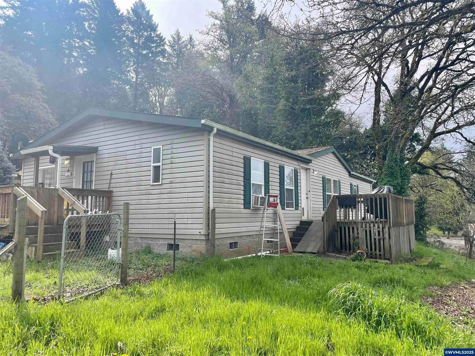 30758 Washington St, Lebanon, OR 97355