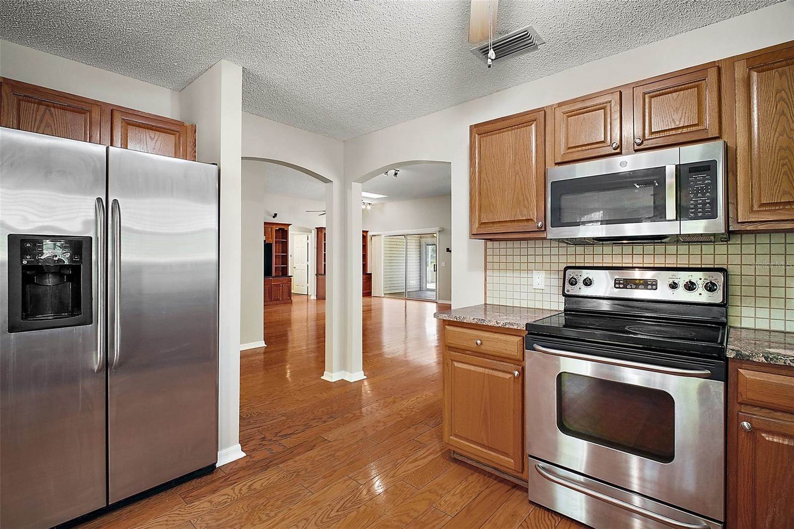 811 Harper Place, Lady Lake, FL 32159