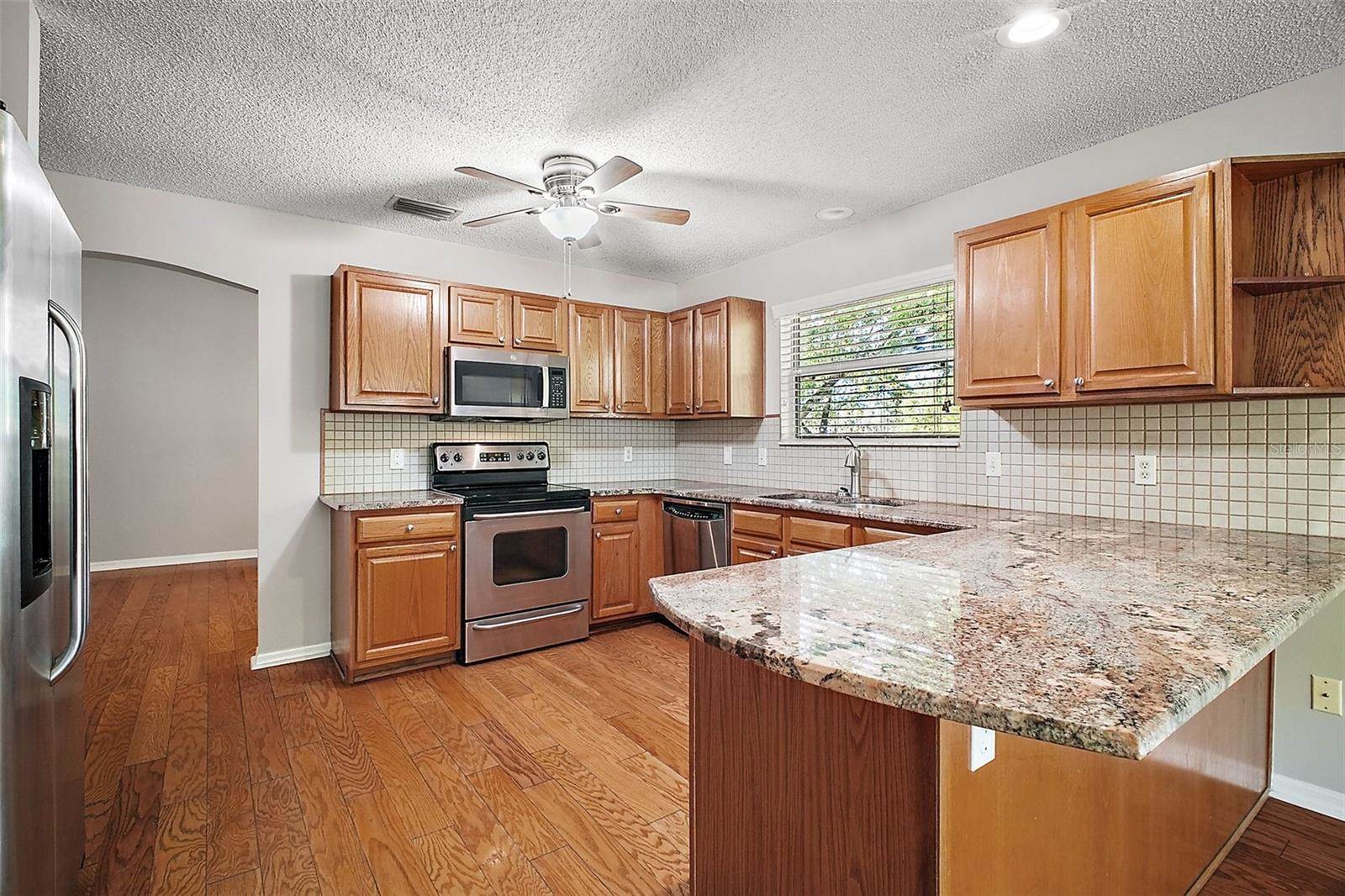 811 Harper Place, Lady Lake, FL 32159