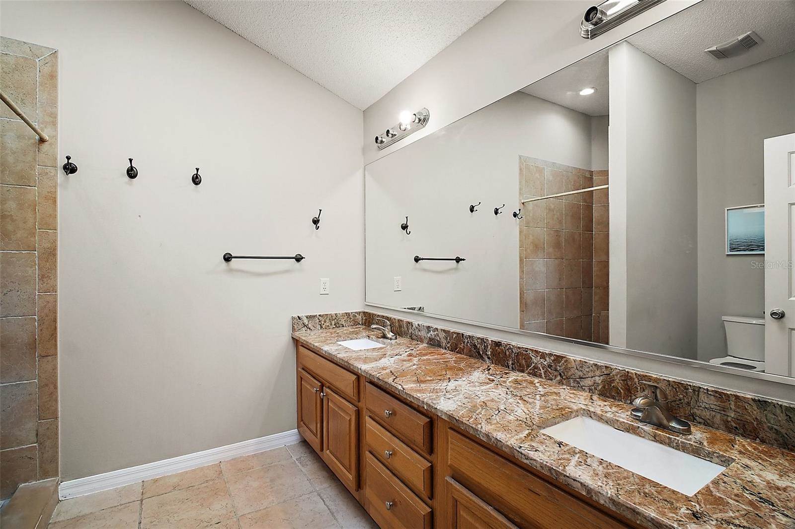 811 Harper Place, Lady Lake, FL 32159