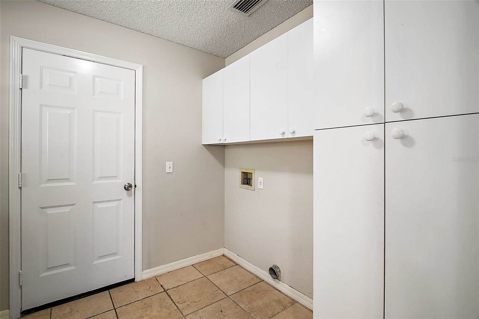 811 Harper Place, Lady Lake, FL 32159