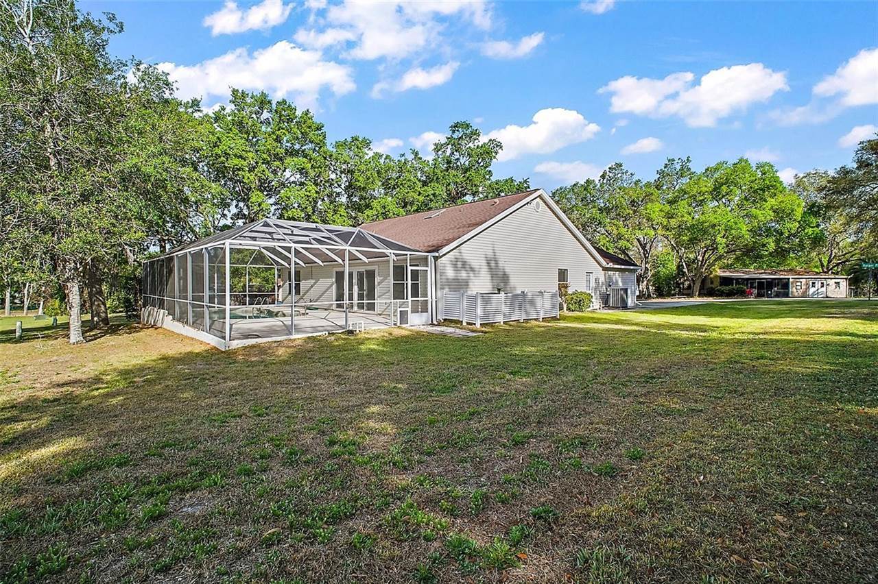 811 Harper Place, Lady Lake, FL 32159