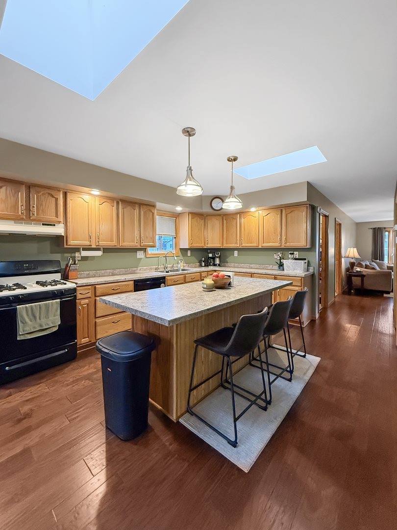 415 Grove, Lena, IL 61048