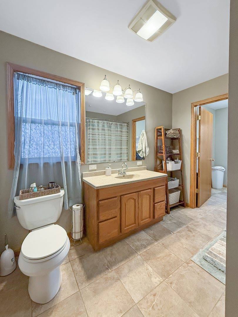 415 Grove, Lena, IL 61048