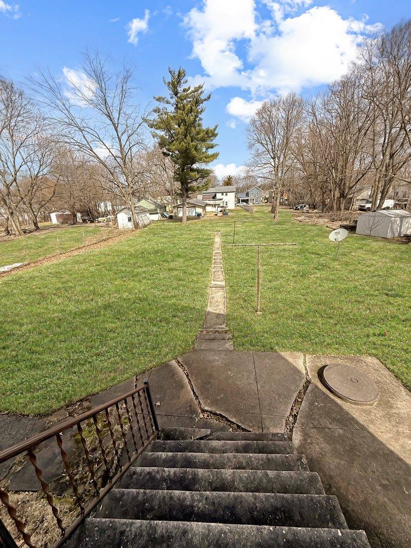 624 East Pleasant Street, Freeport, IL 61032
