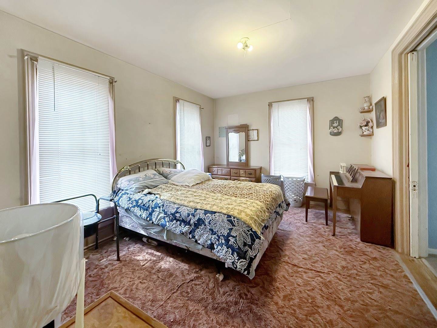624 East Pleasant Street, Freeport, IL 61032