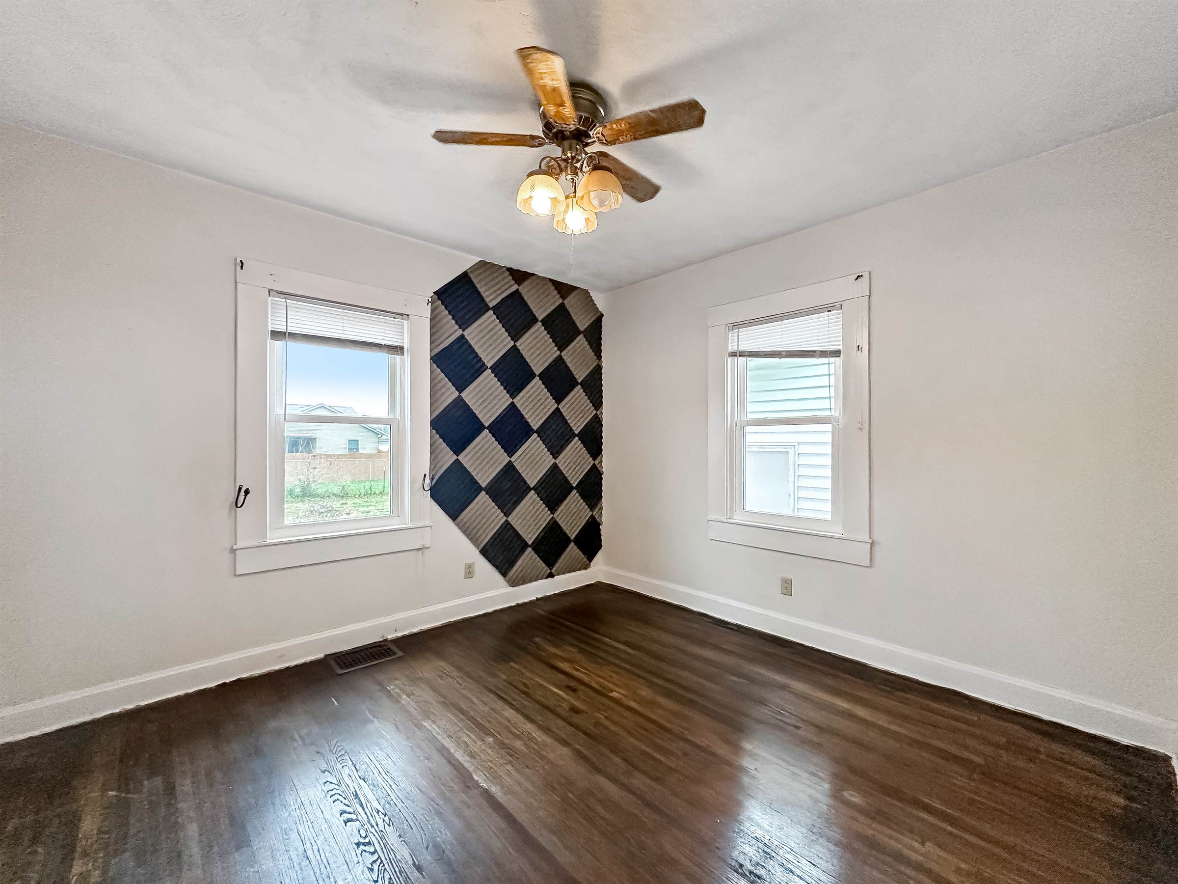 2908 College Ave, Terre Haute, IN 47803