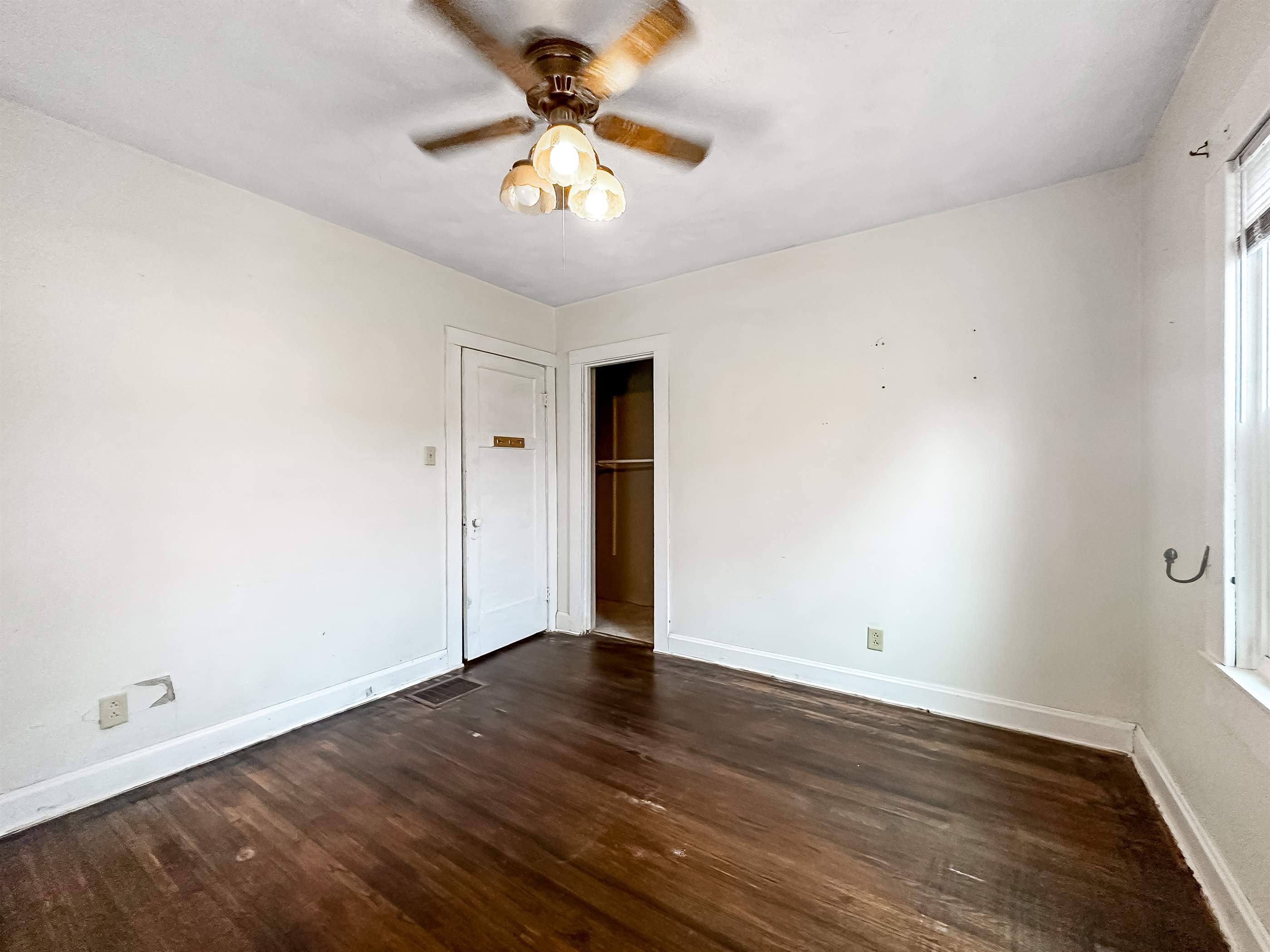 2908 College Ave, Terre Haute, IN 47803